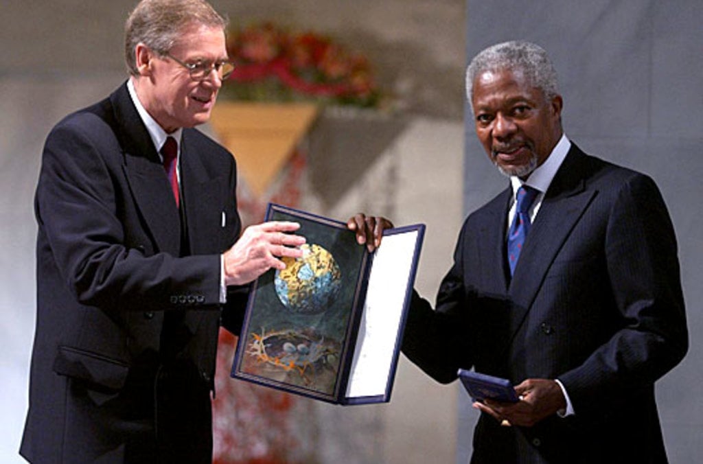 Kofi Annan receiving his Nobel Peace Prize