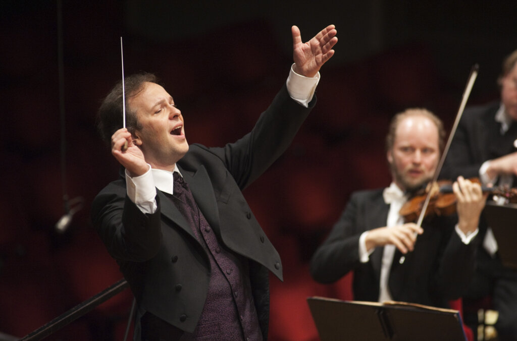 Sakari Oramo conducting the Royal Stockholm Philharmonic Orchestra