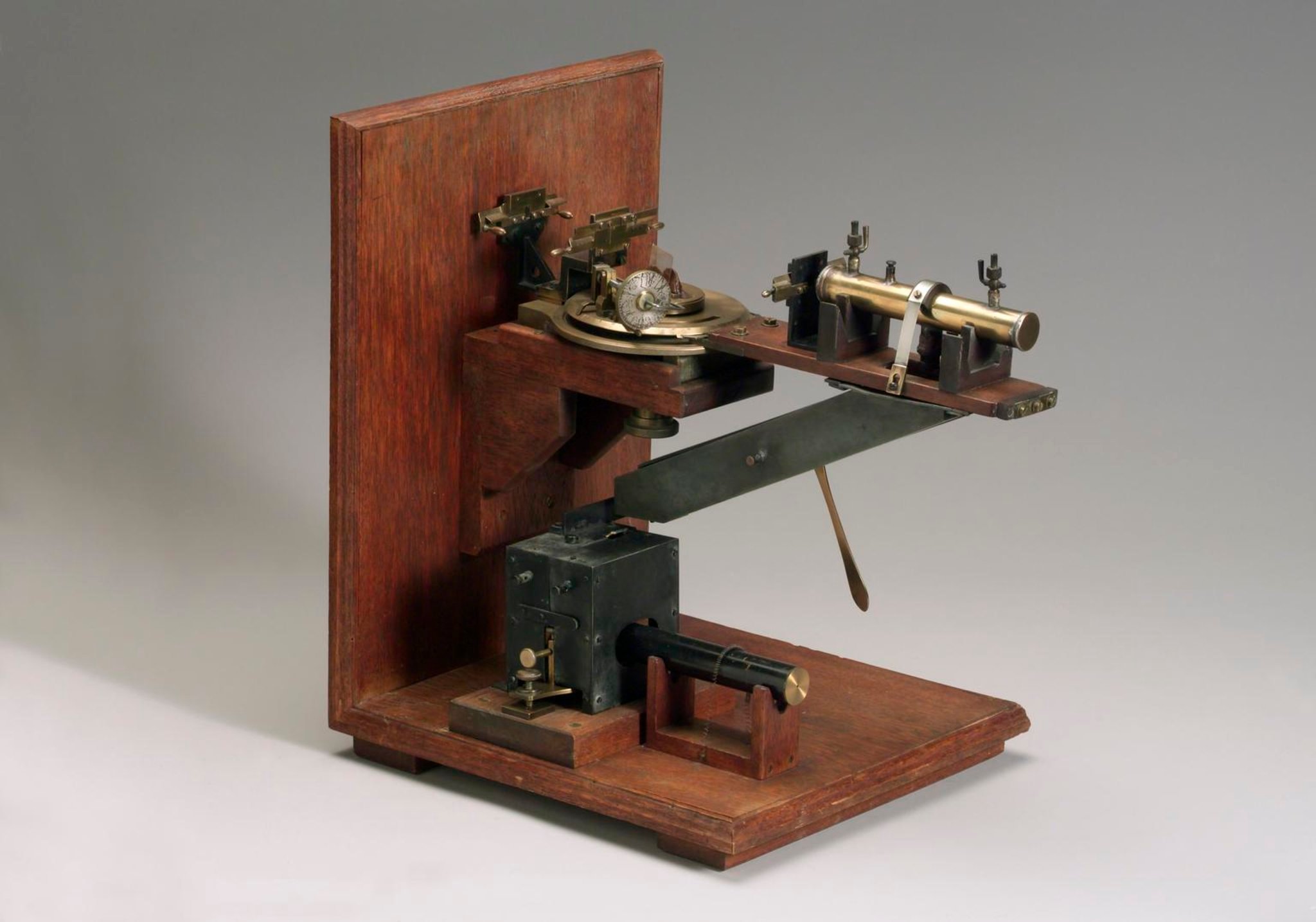 original X-ray spectrometer made by William Bragg