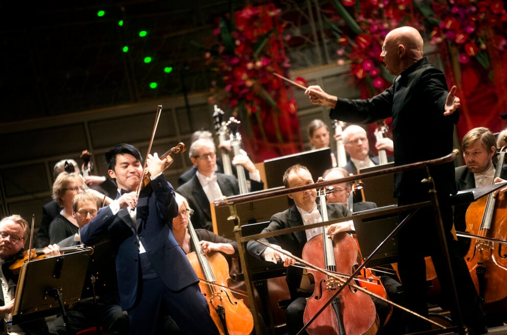 Conductor Christoph Eschenbach and violinist Ray Chen at the 2012 Nobel Prize Concert.