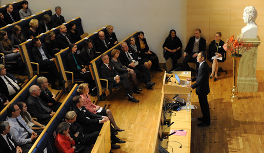 Shinya Yamanaka delivering his Nobel Lecture in the Jacob Berzelius Lecture Hall at Karolinska Institutet
